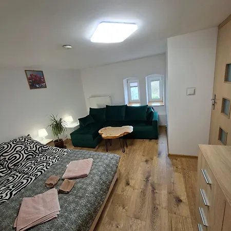 Wolnosci Apartment Szczytna